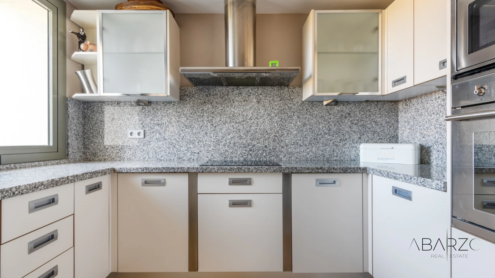 Stylish Garden Apartment in Los Flamingos with Golf Course and Sea Views — interior, Los Flamingos, Benahavís (13 of 22)