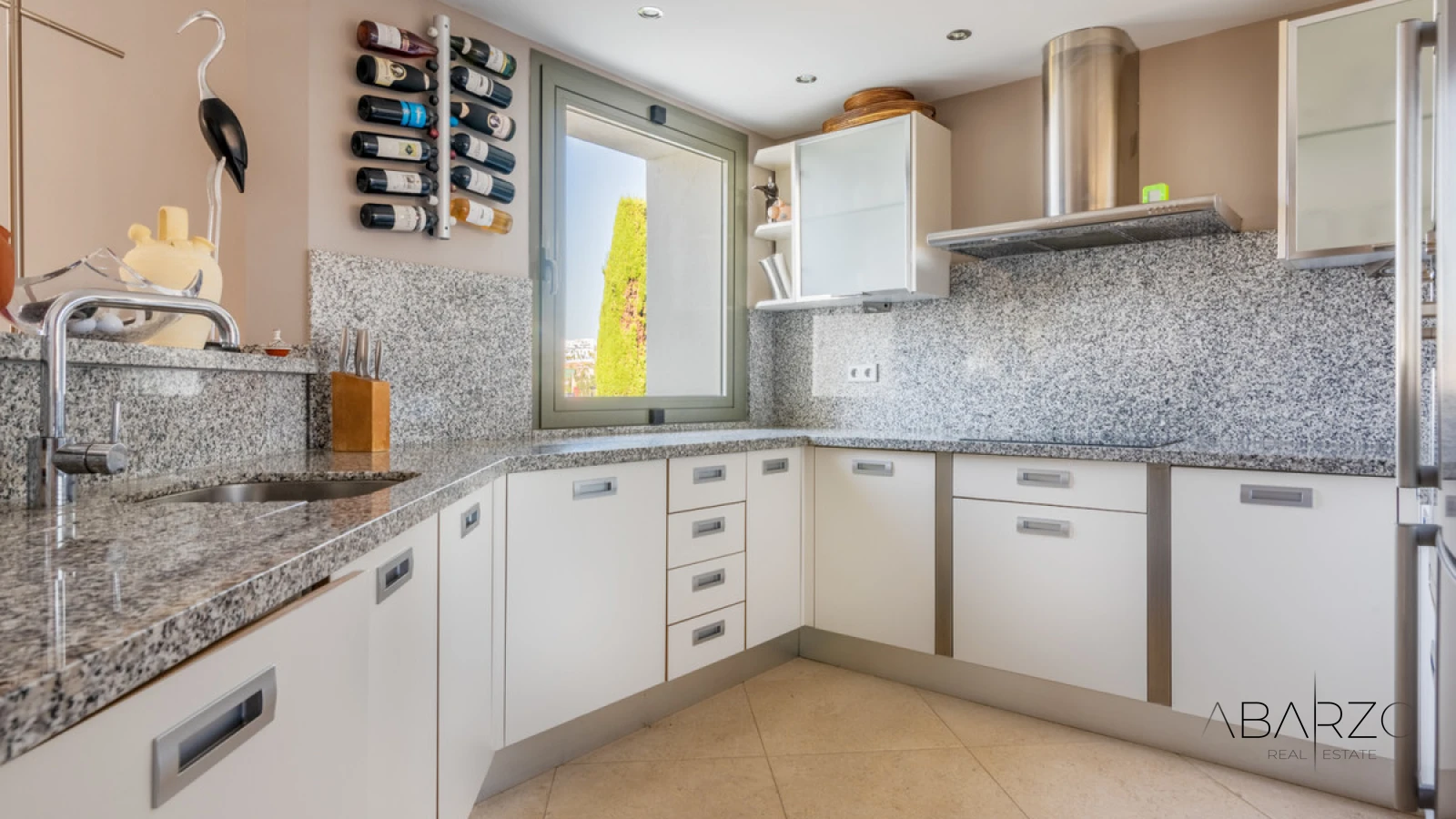 Stylish Garden Apartment in Los Flamingos with Golf Course and Sea Views — interior, Los Flamingos, Benahavís (12 of 22)