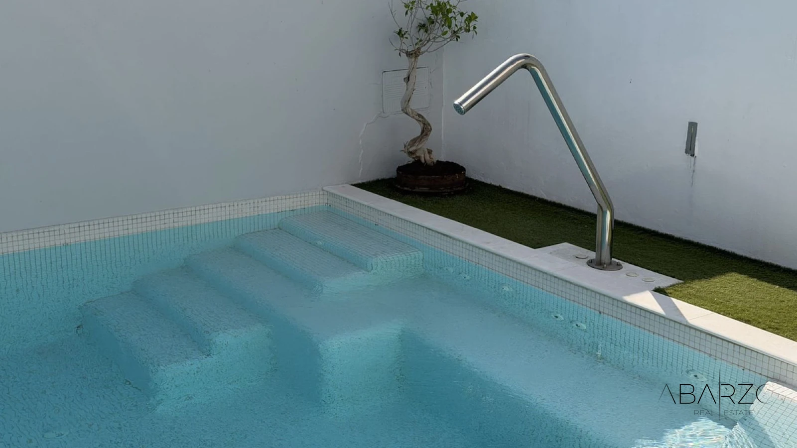 Renovated Semi-Detached House with Private Heated Pool next to Puerto Banús, Nueva Andalucía — interior, Nueva Andalucía, Marbella (3 of 40)