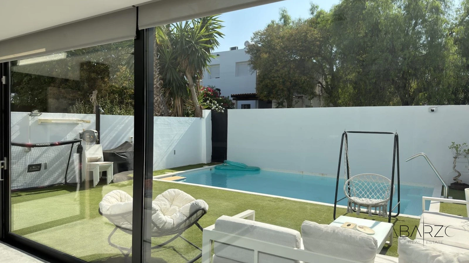 Renovated Semi-Detached House with Private Heated Pool next to Puerto Banús, Nueva Andalucía — luxury property for sale in Nueva Andalucía, Marbella