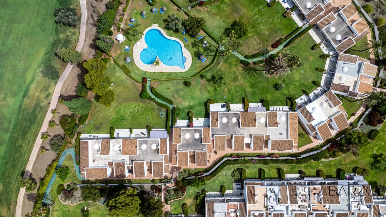 Penthouse duplex in Nueva Andalucia with golf views and rooftop solarium — interior, Nueva Andalucía, Marbella (36 of 38)