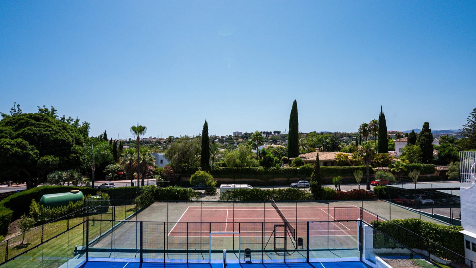 Penthouse duplex in Nueva Andalucia with golf views and rooftop solarium — interior, Nueva Andalucía, Marbella (25 of 38)