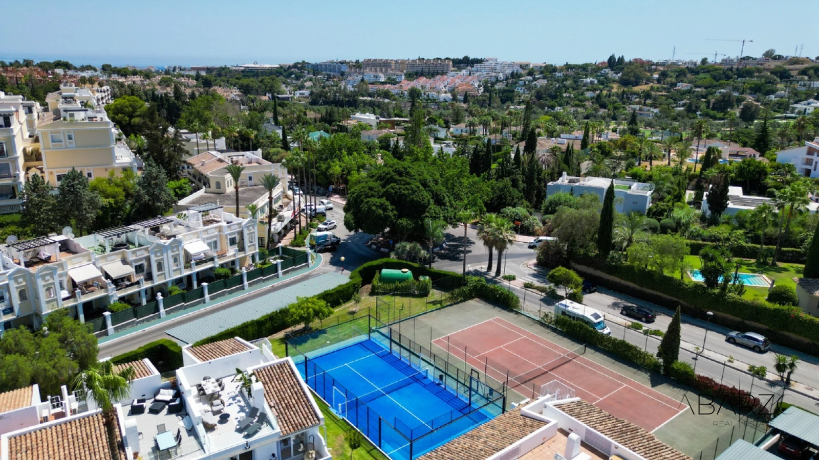 Penthouse duplex in Nueva Andalucia with golf views and rooftop solarium — interior, Nueva Andalucía, Marbella (34 of 38)