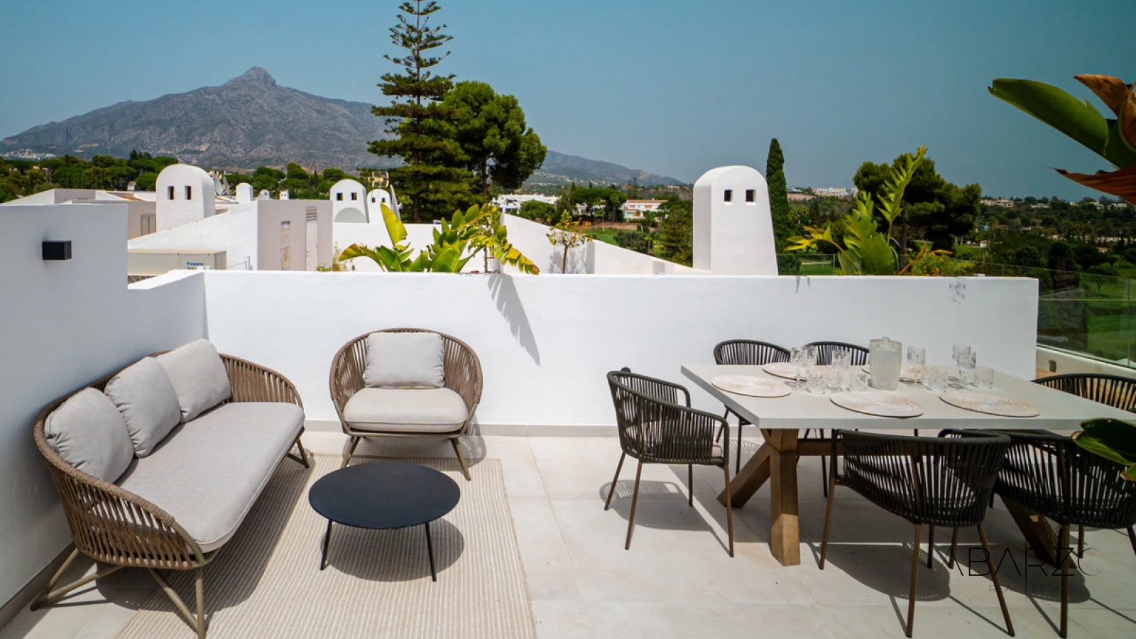 Penthouse duplex in Nueva Andalucia with golf views and rooftop solarium — interior, Nueva Andalucía, Marbella (6 of 38)