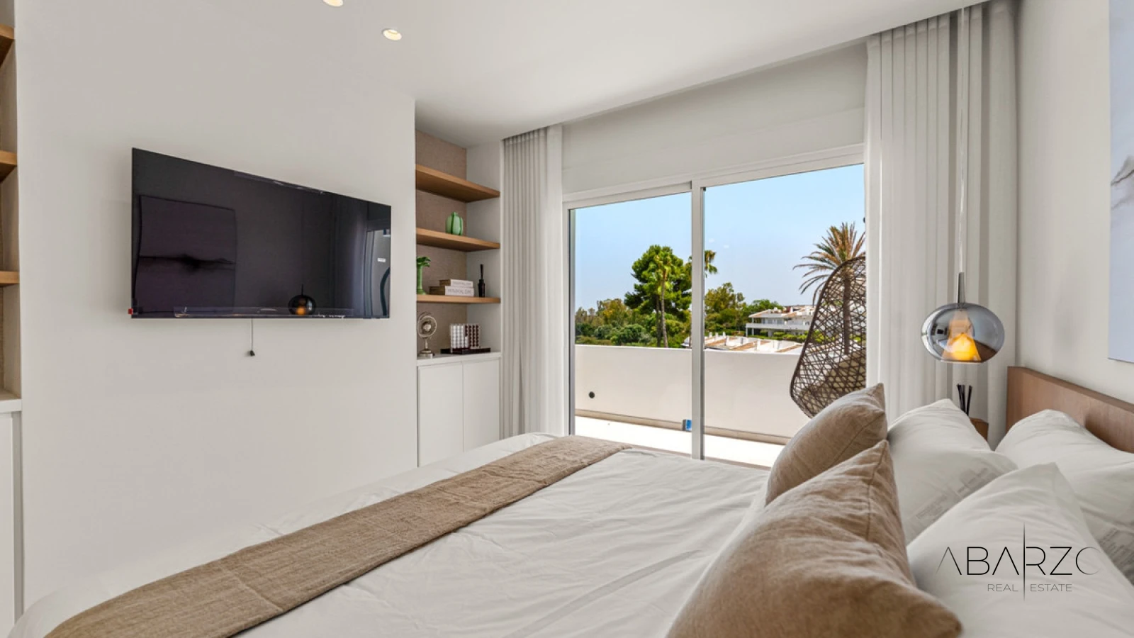Penthouse duplex in Nueva Andalucia with golf views and rooftop solarium — interior, Nueva Andalucía, Marbella (18 of 38)