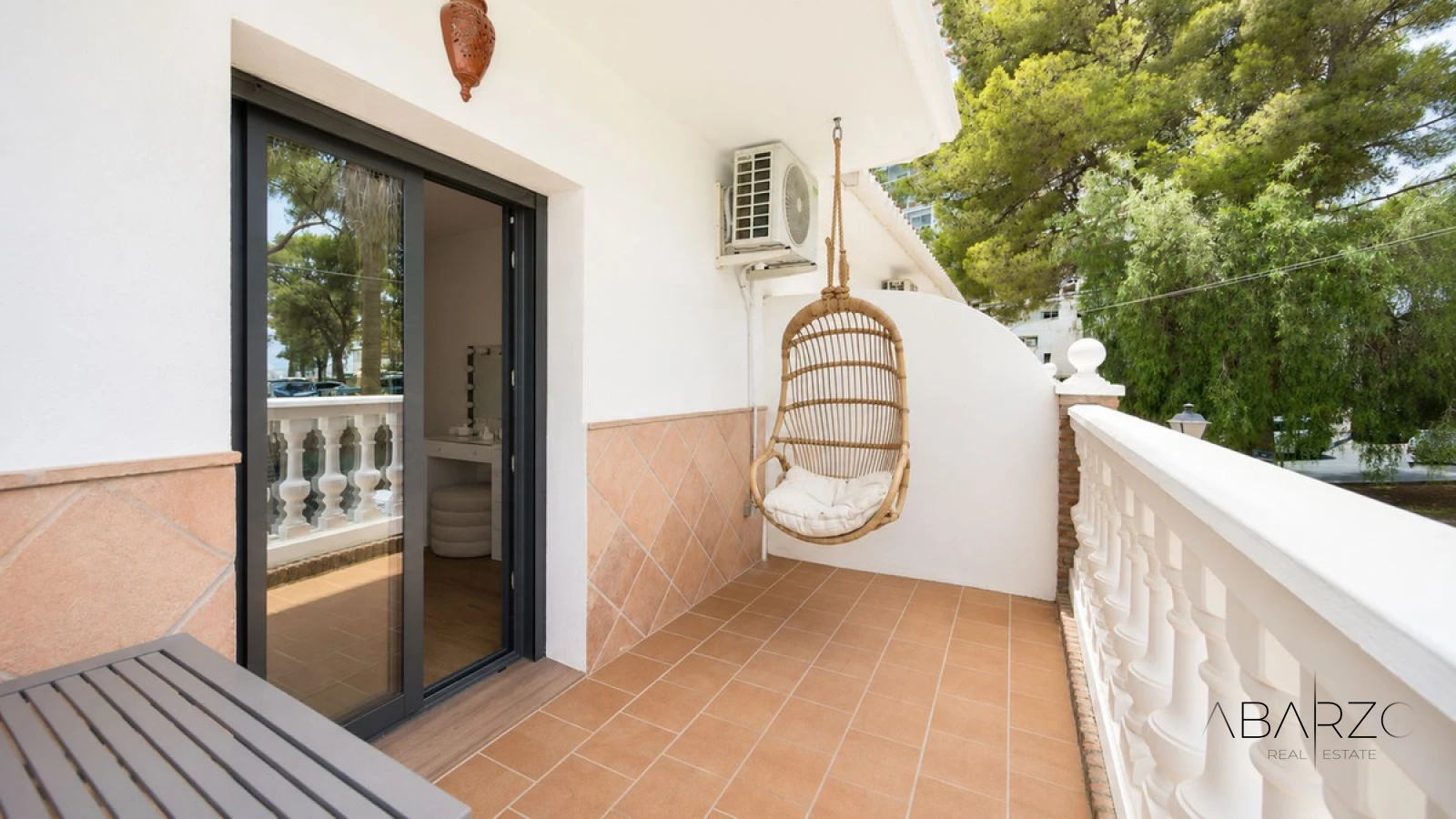 Exceptional Semi-Detached House in Nueva Andalucía with Private Jacuzzi Terrace — interior, Nueva Andalucía, Marbella (33 of 47)