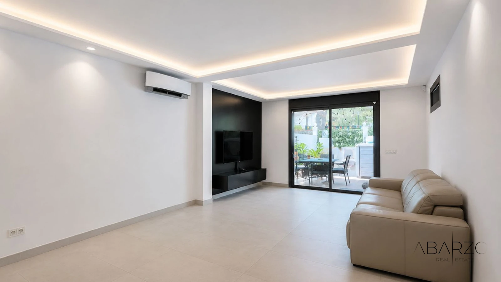 Exceptional Semi-Detached House in Nueva Andalucía with Private Jacuzzi Terrace — interior, Nueva Andalucía, Marbella (7 of 47)