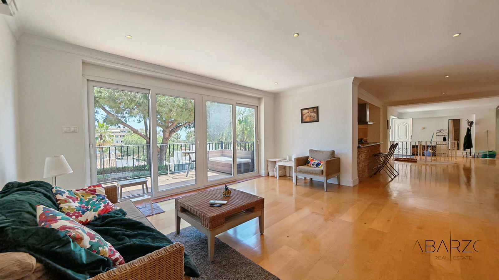 Beachside Villa with Private Pool in Marbesa, Marbella – 5 Bedrooms, South/East Orientation — interior, Marbesa, Marbella (4 of 18)