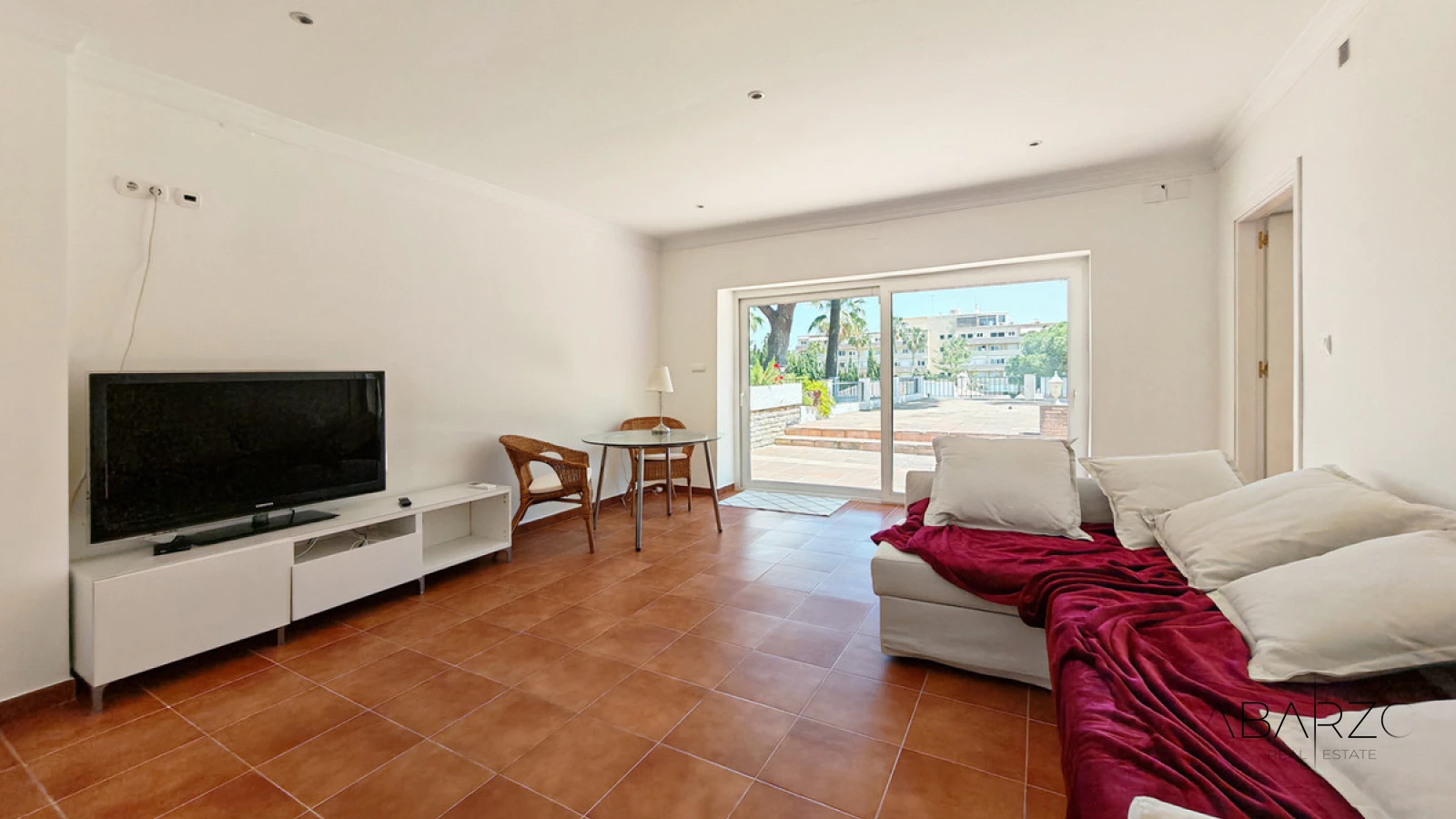 Beachside Villa with Private Pool in Marbesa, Marbella – 5 Bedrooms, South/East Orientation — interior, Marbesa, Marbella (18 of 18)