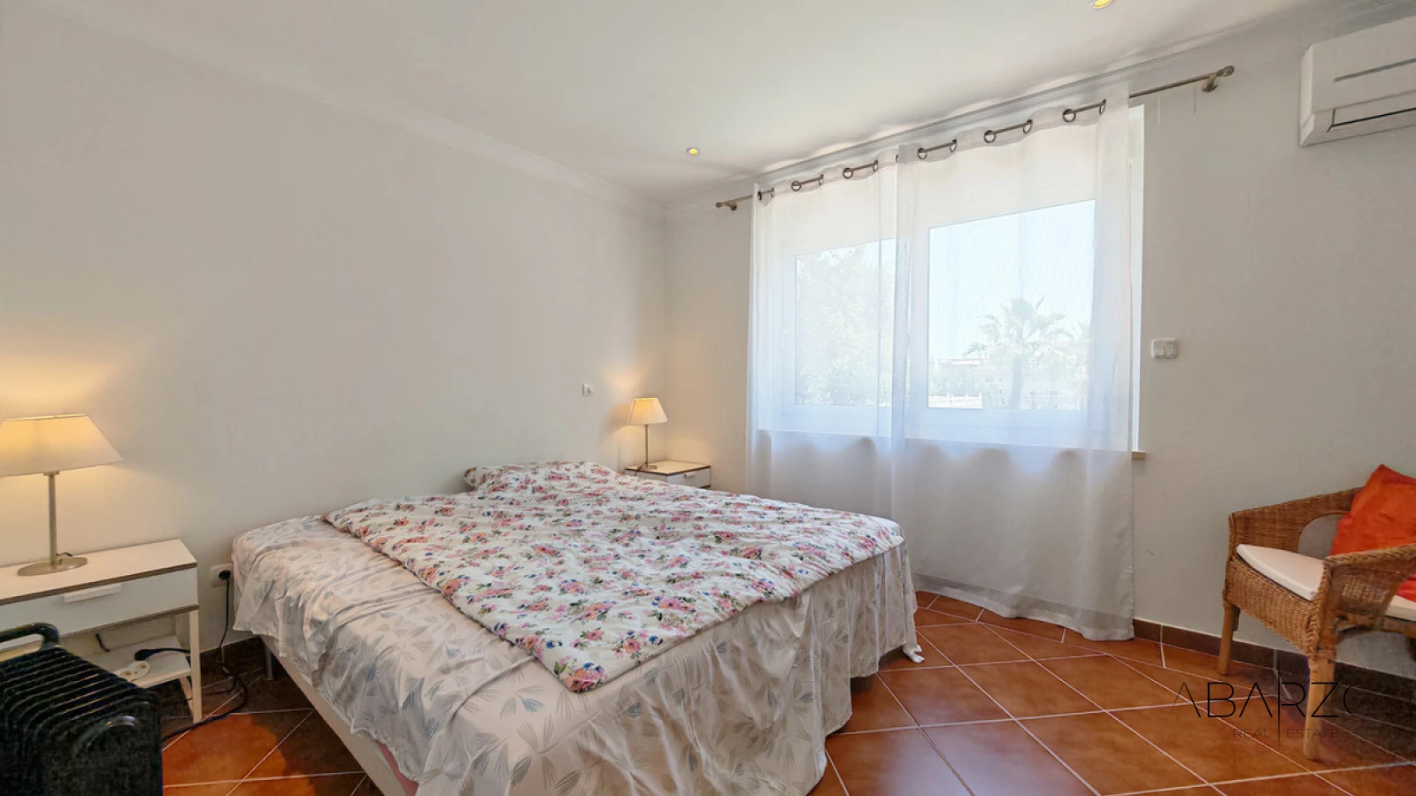 Beachside Villa with Private Pool in Marbesa, Marbella – 5 Bedrooms, South/East Orientation — interior, Marbesa, Marbella (14 of 18)