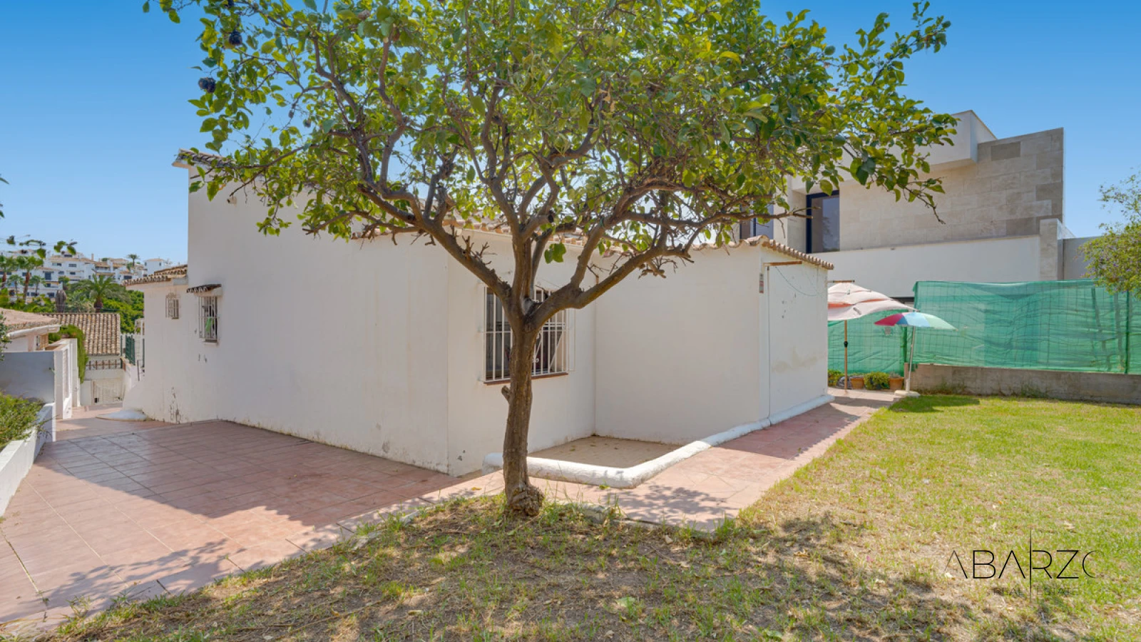 Reform Opportunity: Detached Villa Plot in Prime Nueva Andalucía Near Beach and Puerto Banús — interior, Nueva Andalucía, Marbella (4 of 16)