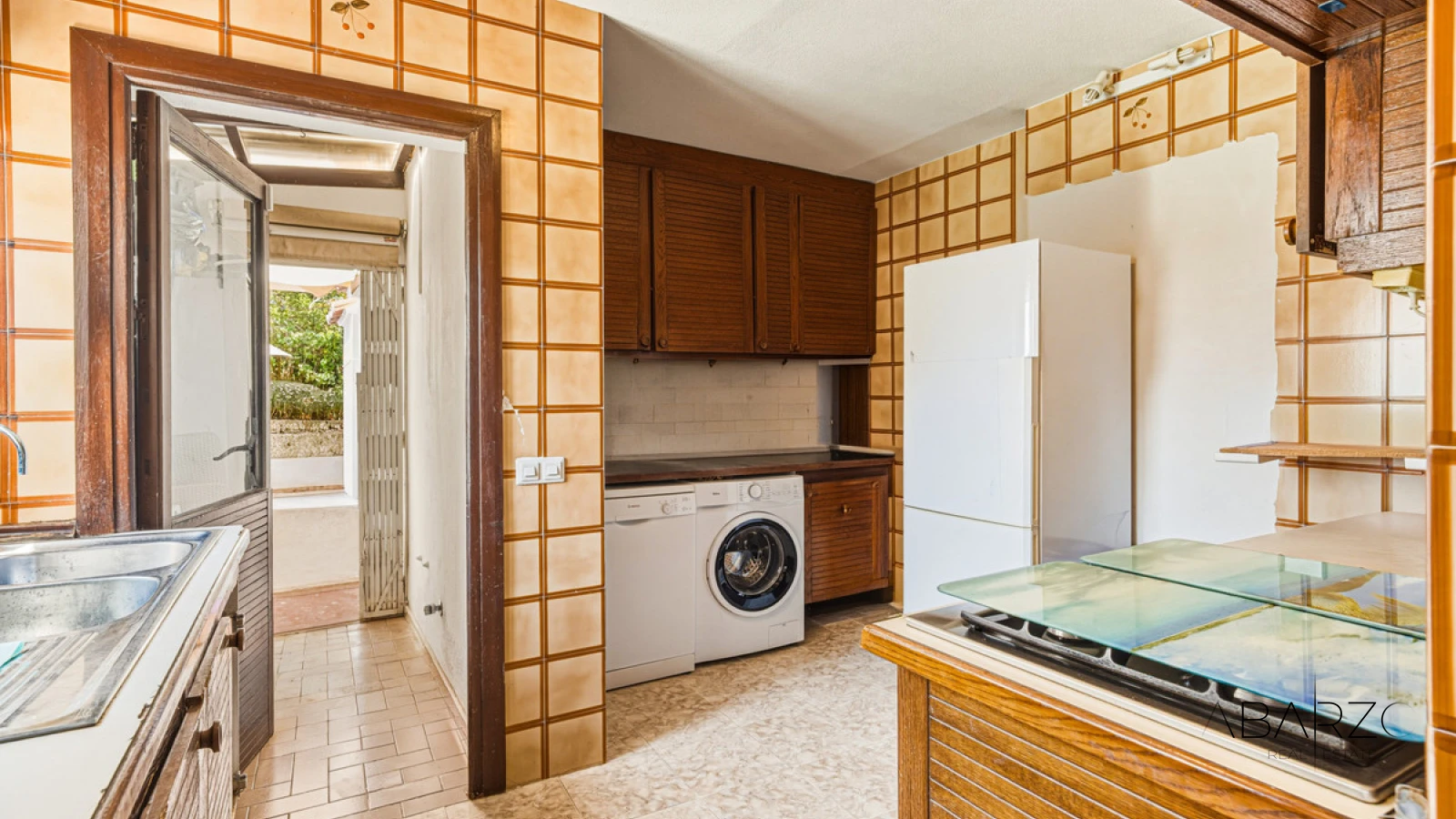 Reform Opportunity: Detached Villa Plot in Prime Nueva Andalucía Near Beach and Puerto Banús — interior, Nueva Andalucía, Marbella (12 of 16)