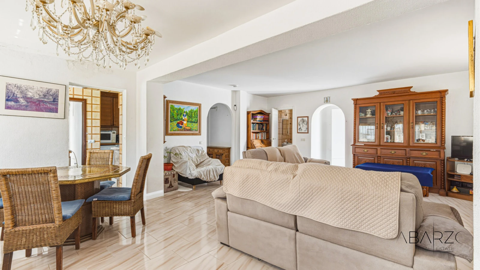 Reform Opportunity: Detached Villa Plot in Prime Nueva Andalucía Near Beach and Puerto Banús — interior, Nueva Andalucía, Marbella (5 of 16)