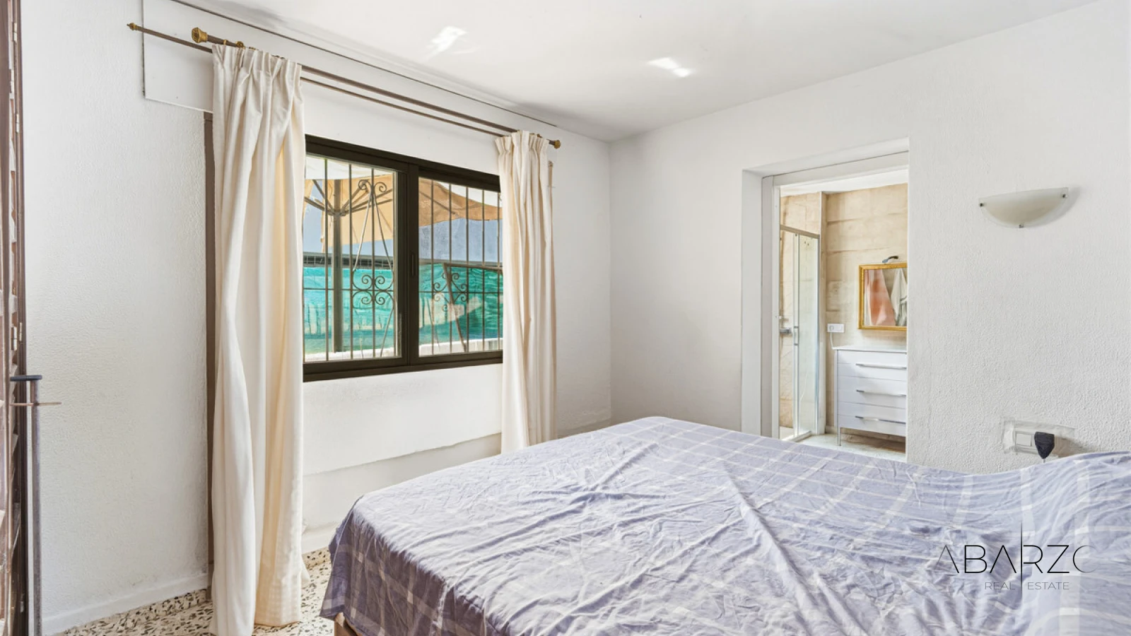Reform Opportunity: Detached Villa Plot in Prime Nueva Andalucía Near Beach and Puerto Banús — interior, Nueva Andalucía, Marbella (14 of 16)
