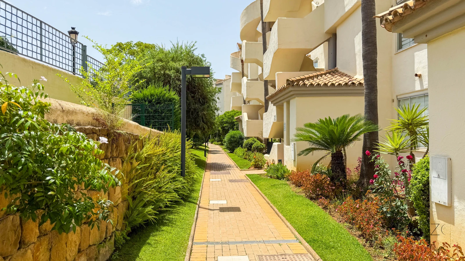 Corner Apartment in Santa María Green Hills, Marbella East with Terrace and Parking — interior, Marbella East, Marbella (2 of 29)