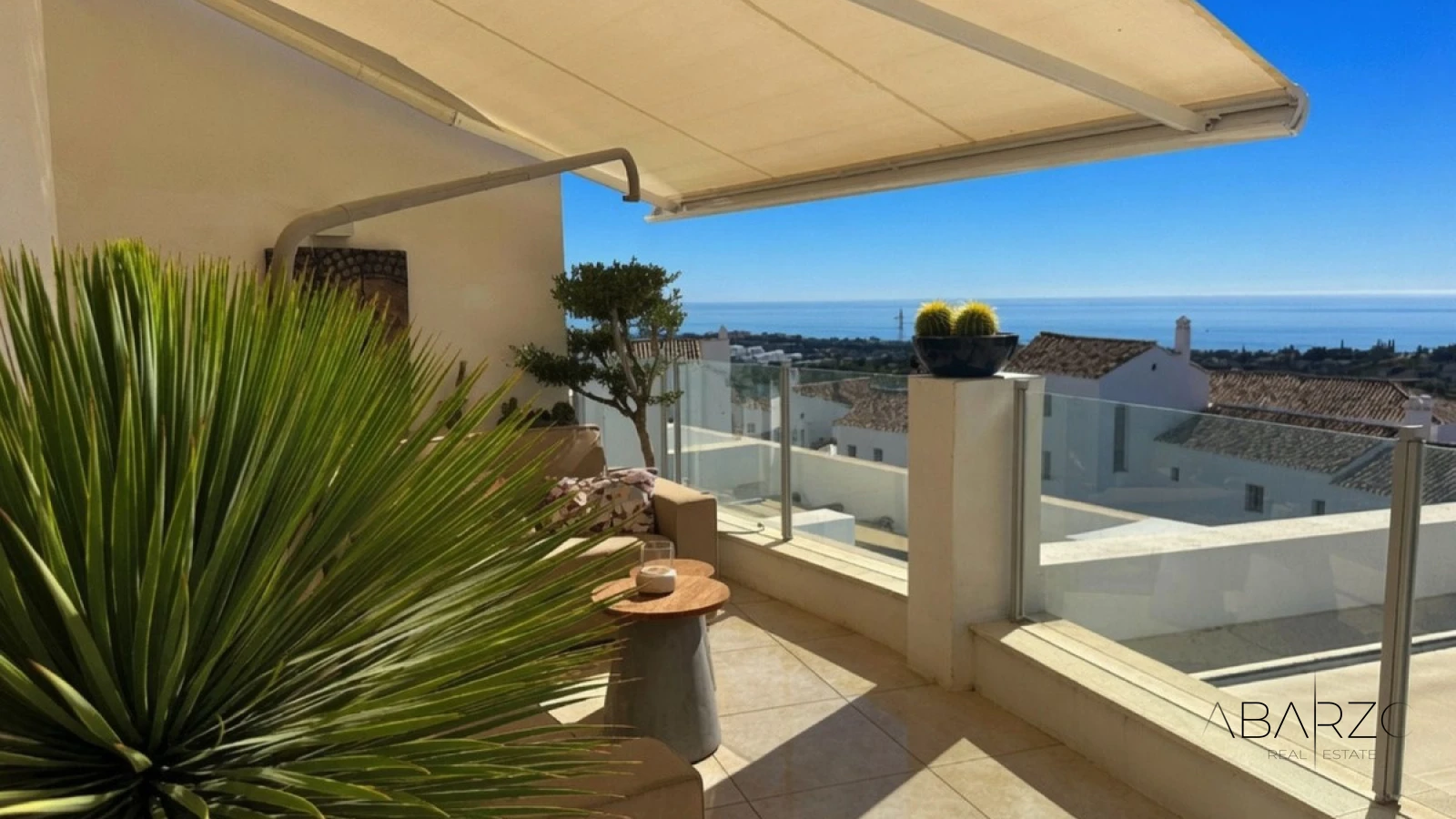 Elegant Penthouse with Mediterranean Views in East Marbella, Rooftop Terrace — interior, Marbella East, Marbella (17 of 28)