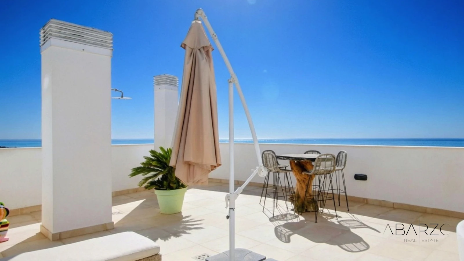 Elegant Penthouse with Mediterranean Views in East Marbella, Rooftop Terrace — interior, Marbella East, Marbella (22 of 28)