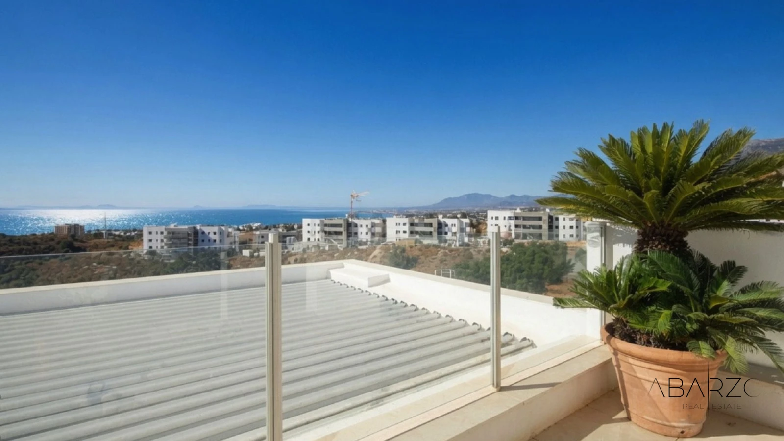 Elegant Penthouse with Mediterranean Views in East Marbella, Rooftop Terrace — interior, Marbella East, Marbella (21 of 28)