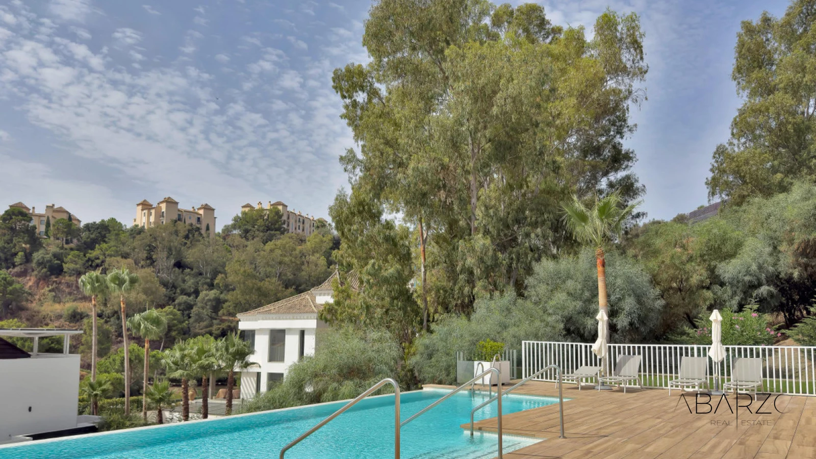 Exceptional 2-Bedroom Apartment in La Quinta, Benahavís with Private Terraces and Luxury Amenities — interior, La Quinta, Benahavís (32 of 33)
