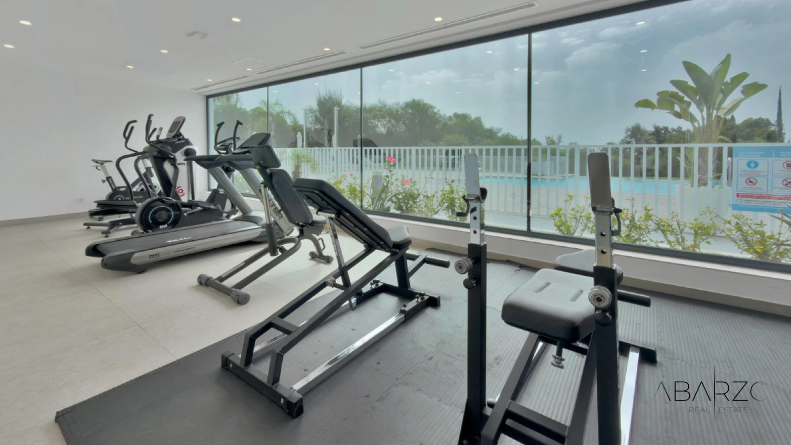 Exceptional 2-Bedroom Apartment in La Quinta, Benahavís with Private Terraces and Luxury Amenities — interior, La Quinta, Benahavís (28 of 33)