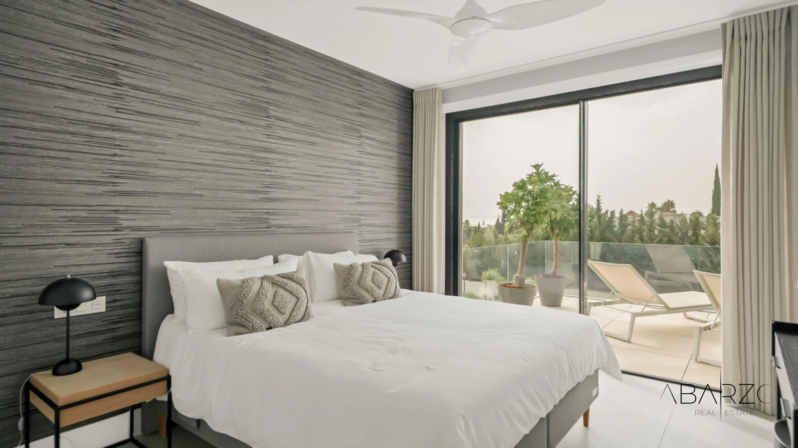 Exceptional 2-Bedroom Apartment in La Quinta, Benahavís with Private Terraces and Luxury Amenities — interior, La Quinta, Benahavís (12 of 33)