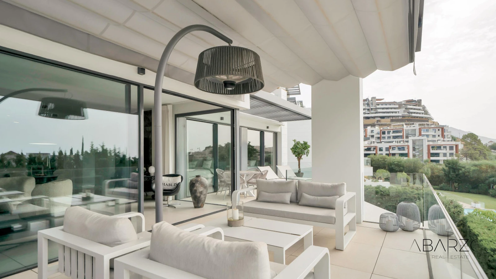 Exceptional 2-Bedroom Apartment in La Quinta, Benahavís with Private Terraces and Luxury Amenities — interior, La Quinta, Benahavís (19 of 33)