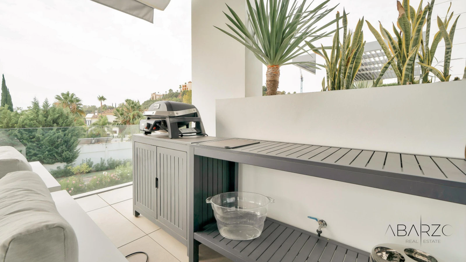 Exceptional 2-Bedroom Apartment in La Quinta, Benahavís with Private Terraces and Luxury Amenities — interior, La Quinta, Benahavís (20 of 33)