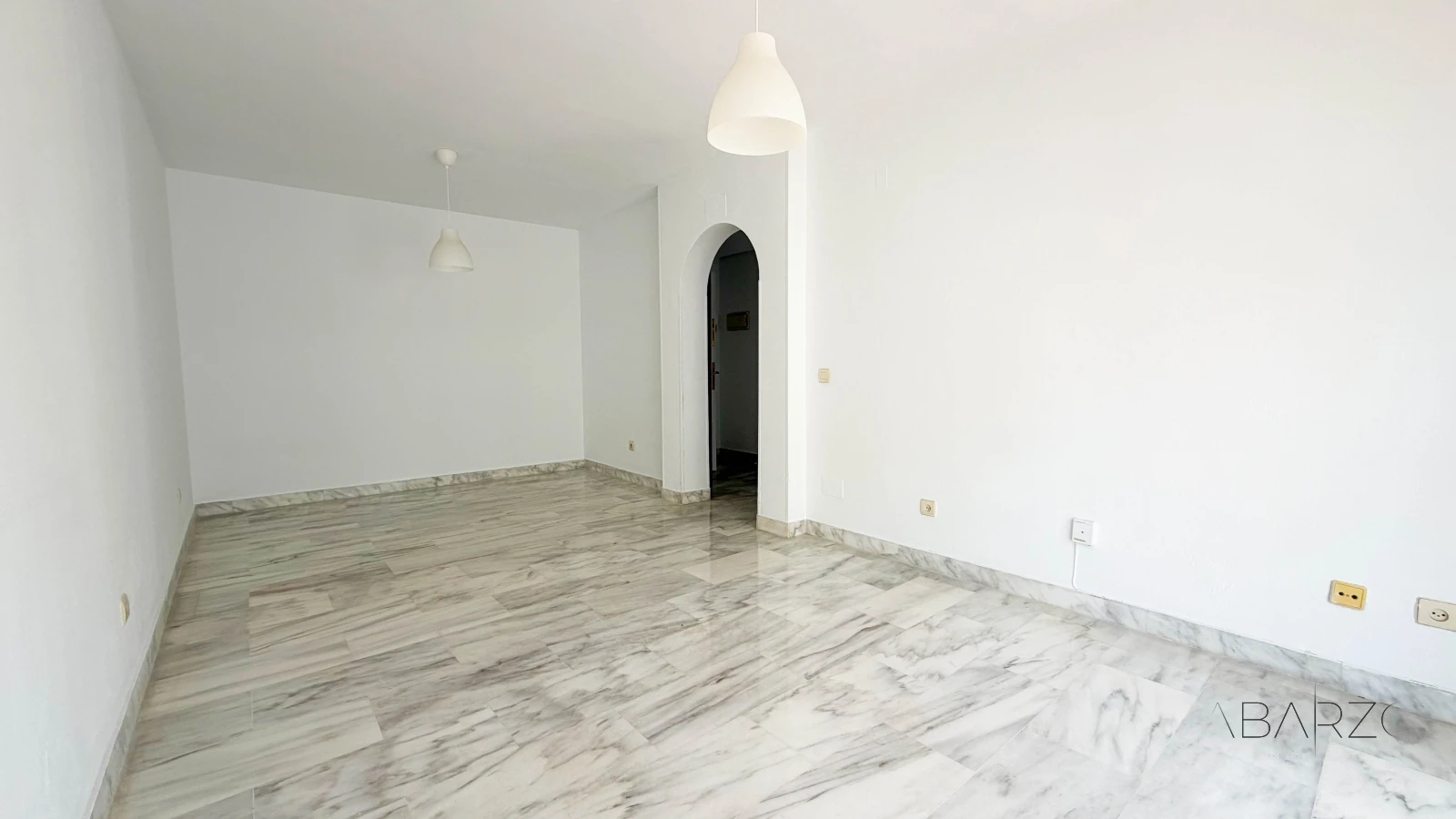 Magnificent apartment in Marbella, 5 minutes from the beach with pool and terrace — interior, Marbella Centro, Marbella (12 of 25)