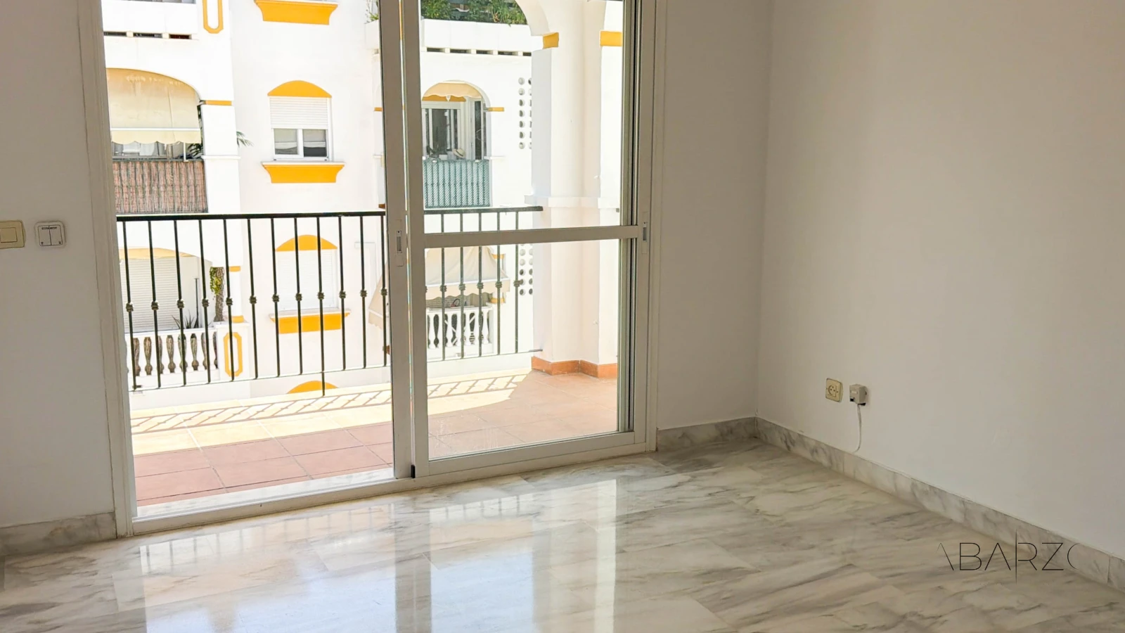 Magnificent apartment in Marbella, 5 minutes from the beach with pool and terrace — interior, Marbella Centro, Marbella (11 of 25)