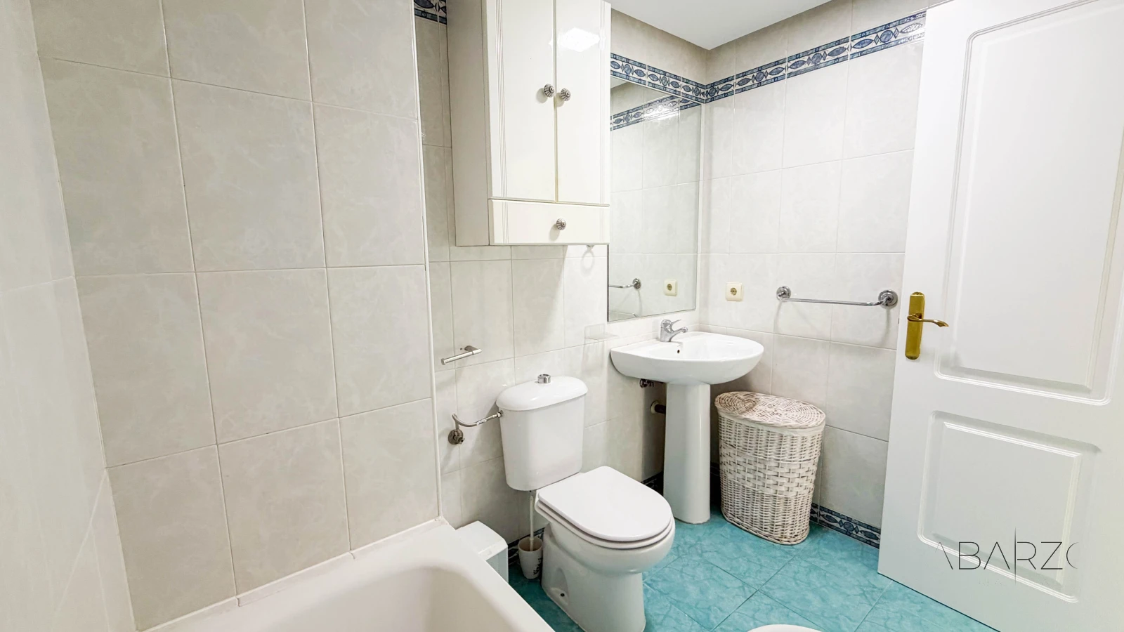 Magnificent apartment in Marbella, 5 minutes from the beach with pool and terrace — interior, Marbella Centro, Marbella (15 of 25)