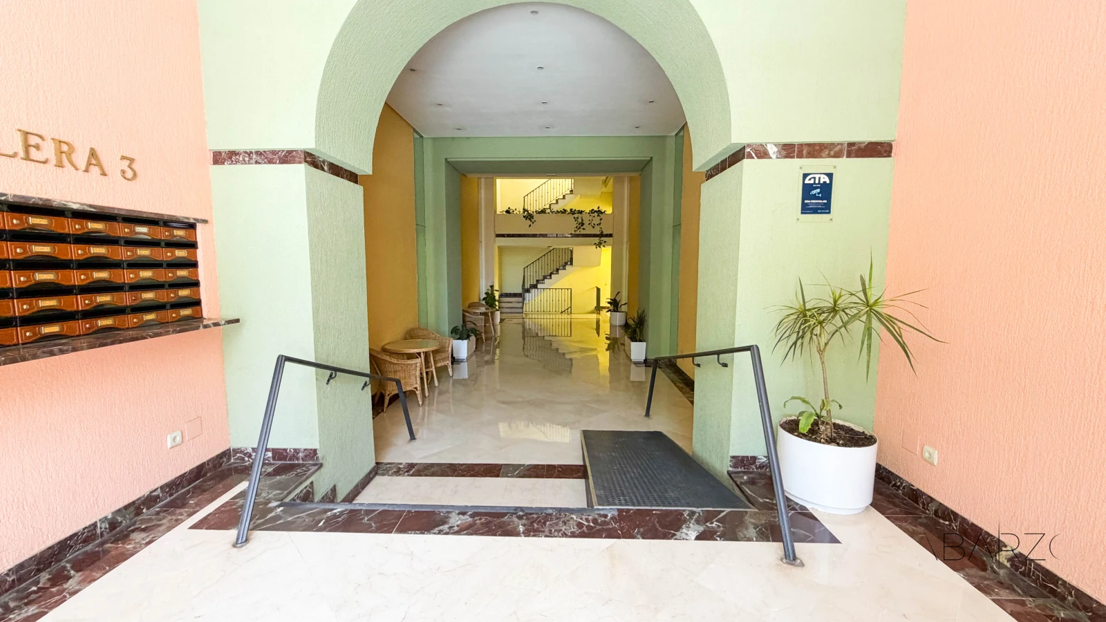 Magnificent apartment in Marbella, 5 minutes from the beach with pool and terrace — interior, Marbella Centro, Marbella (4 of 25)