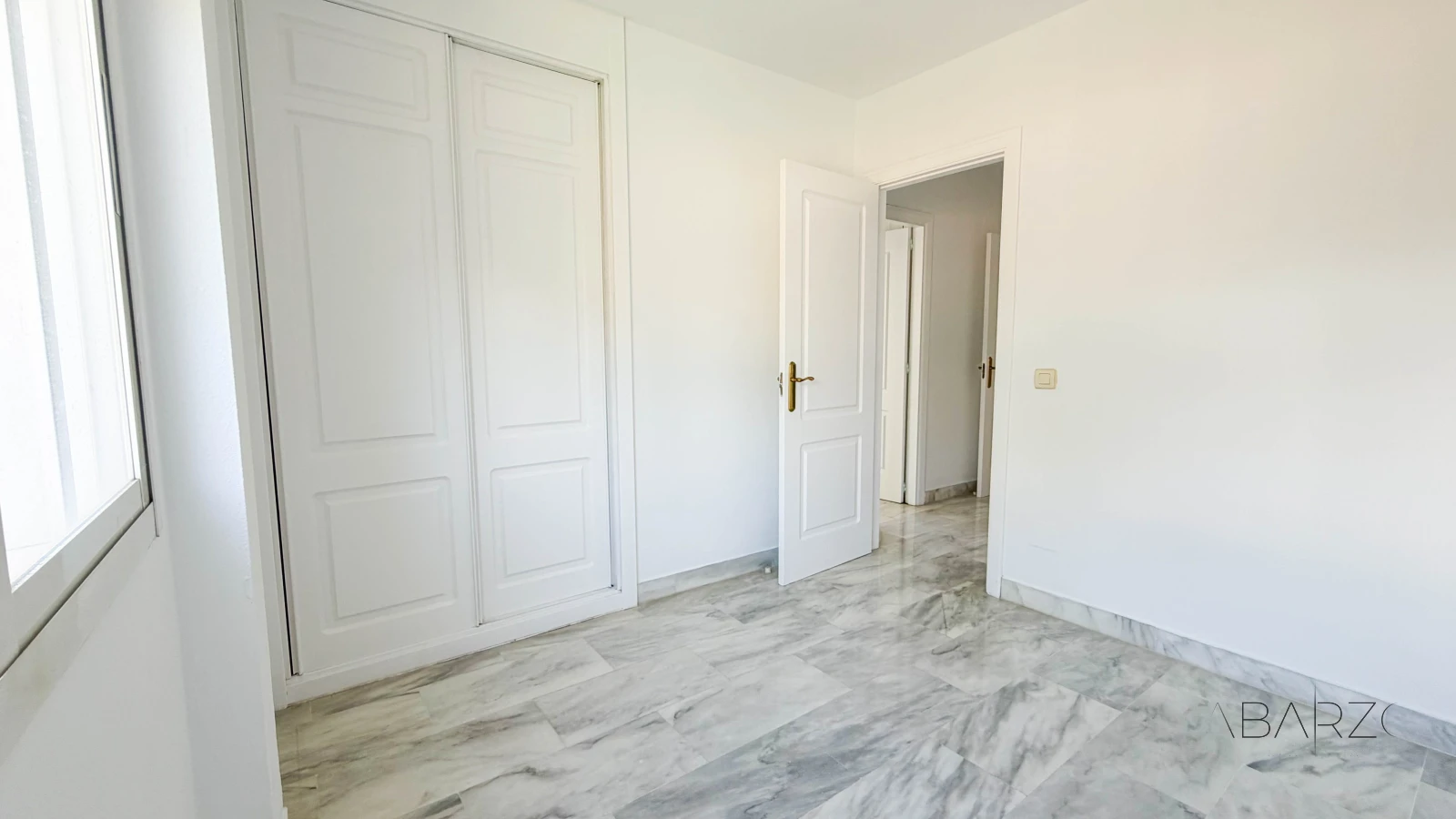 Magnificent apartment in Marbella, 5 minutes from the beach with pool and terrace — interior, Marbella Centro, Marbella (16 of 25)
