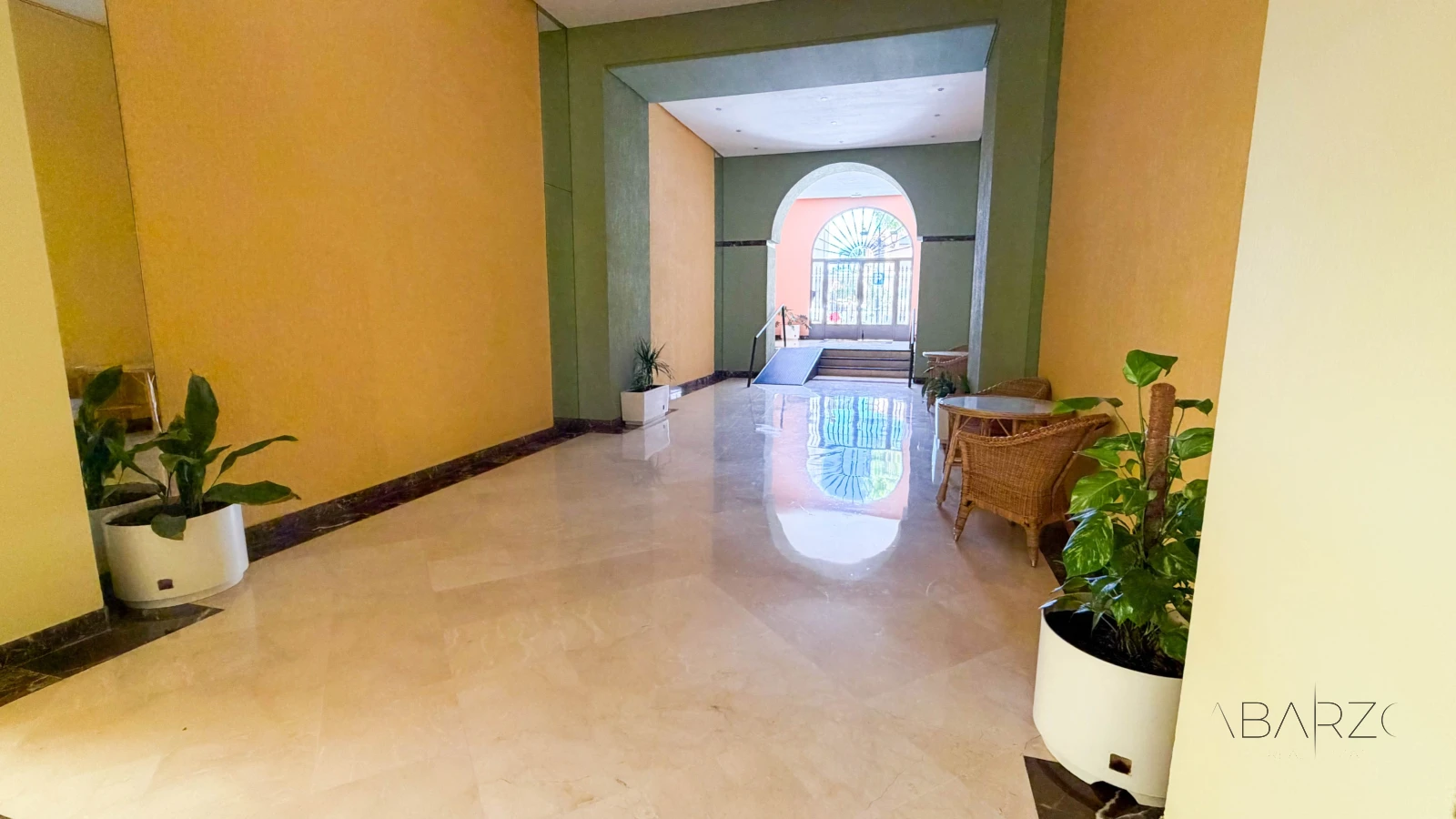 Magnificent apartment in Marbella, 5 minutes from the beach with pool and terrace — interior, Marbella Centro, Marbella (5 of 25)