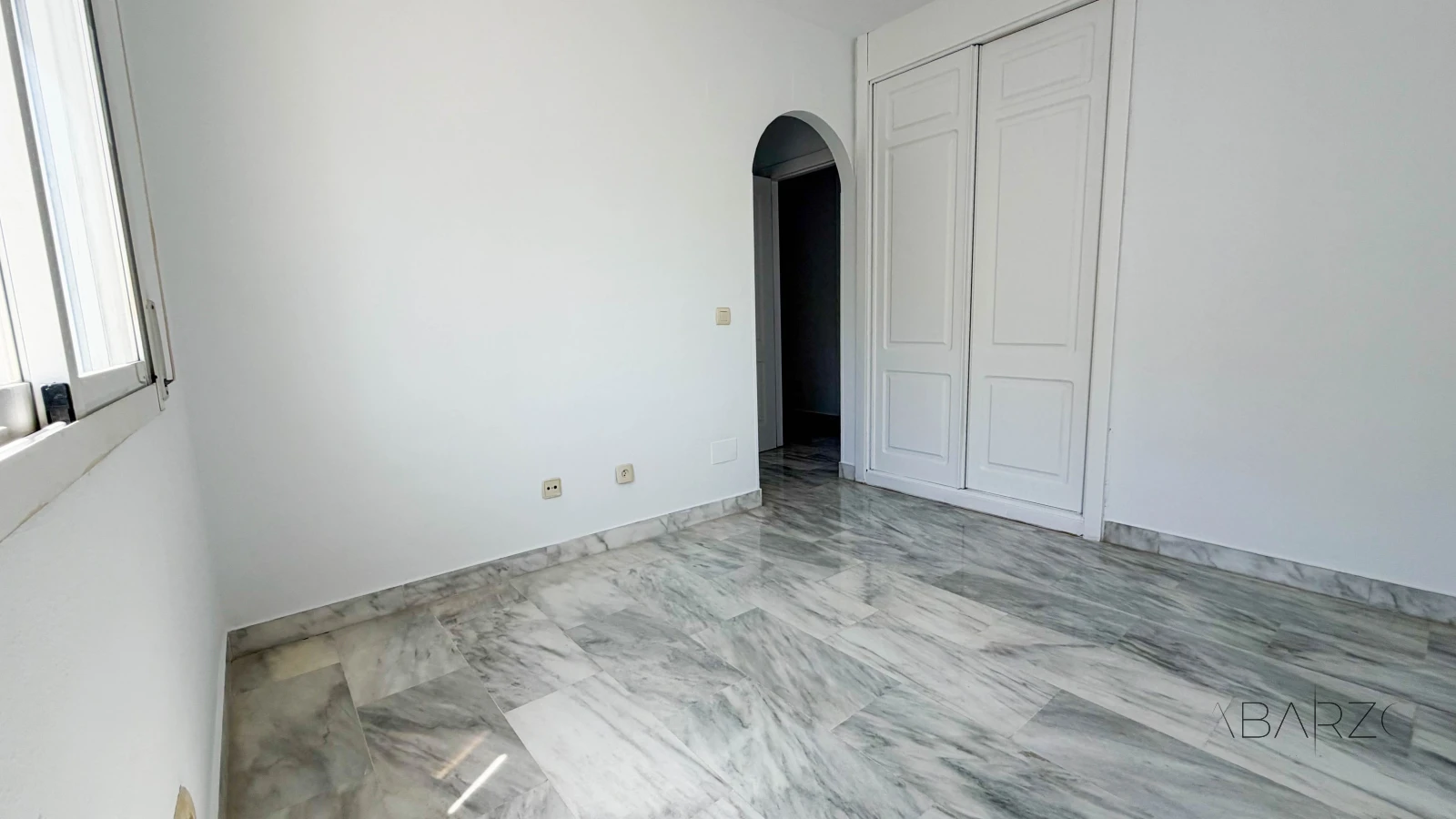 Magnificent apartment in Marbella, 5 minutes from the beach with pool and terrace — interior, Marbella Centro, Marbella (13 of 25)
