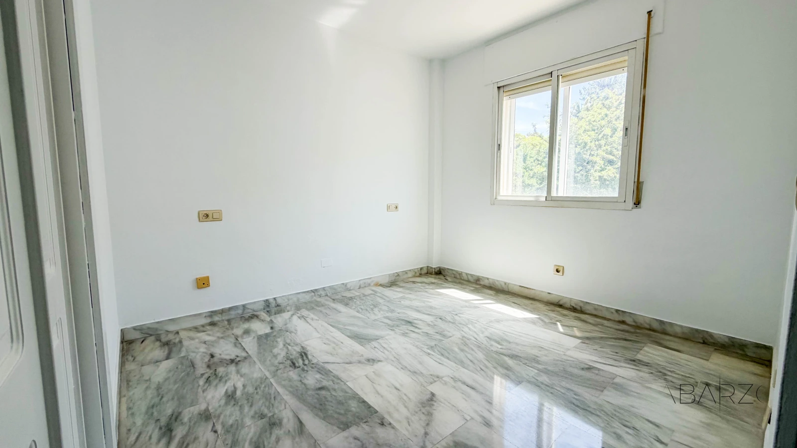 Magnificent apartment in Marbella, 5 minutes from the beach with pool and terrace — interior, Marbella Centro, Marbella (18 of 25)