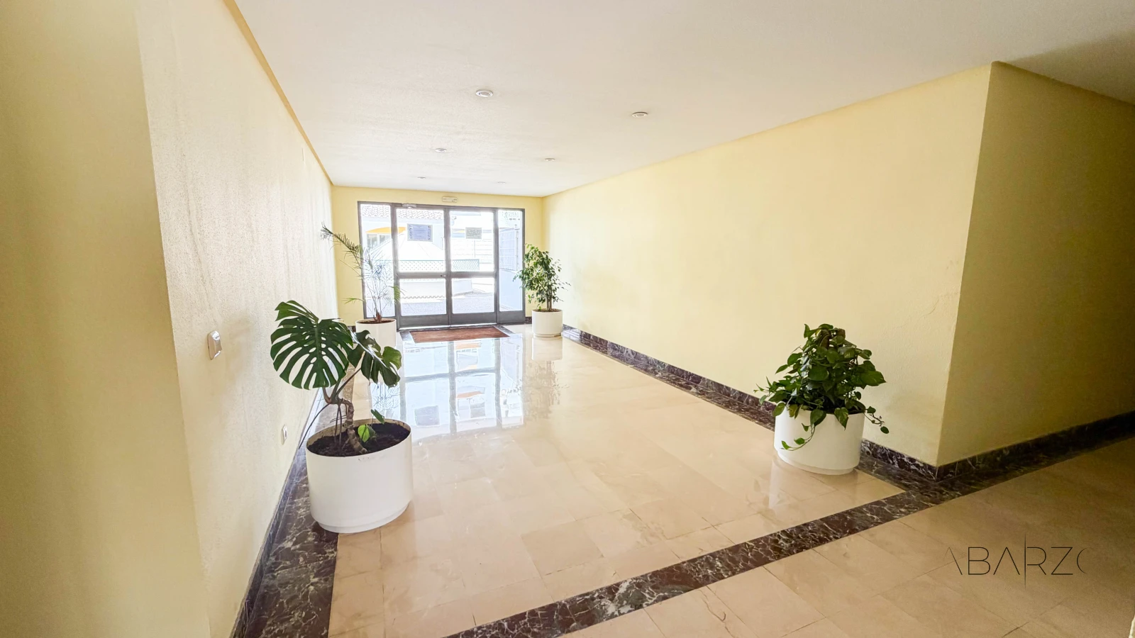 Magnificent apartment in Marbella, 5 minutes from the beach with pool and terrace — interior, Marbella Centro, Marbella (6 of 25)