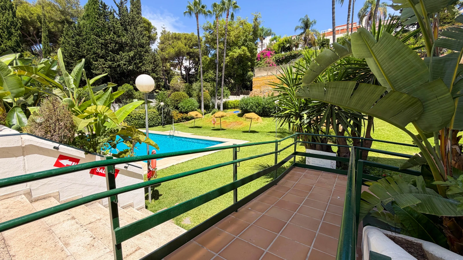 Magnificent apartment in Marbella, 5 minutes from the beach with pool and terrace — interior, Marbella Centro, Marbella (2 of 25)