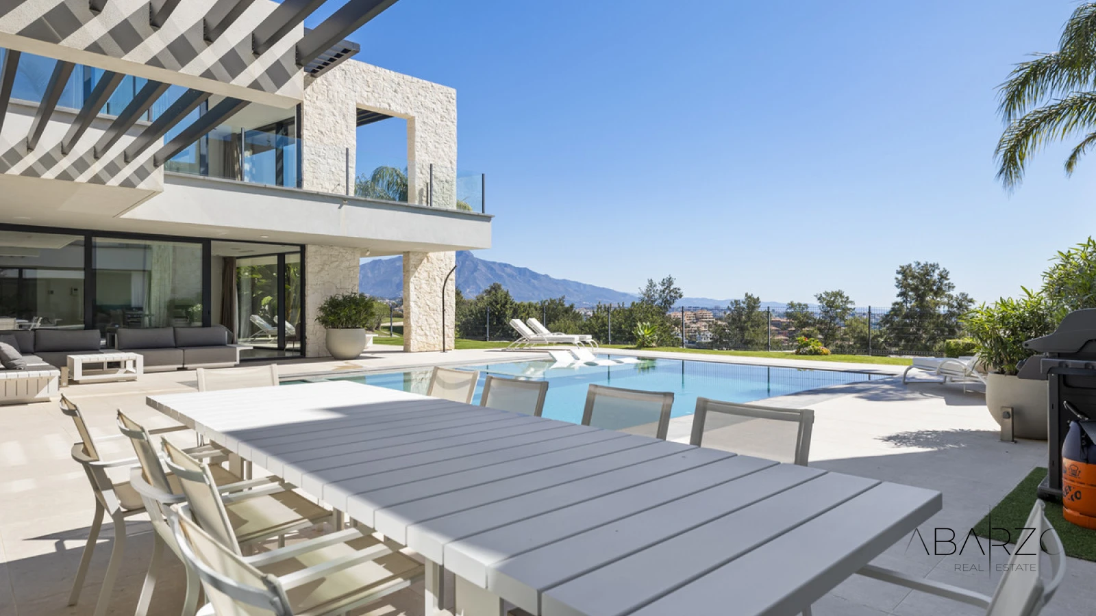 Newly Built Contemporary Villa in La Alquería, Benahavís with Panoramic Sea and Golf Views — interior, La Alquería, Benahavís (37 of 43)