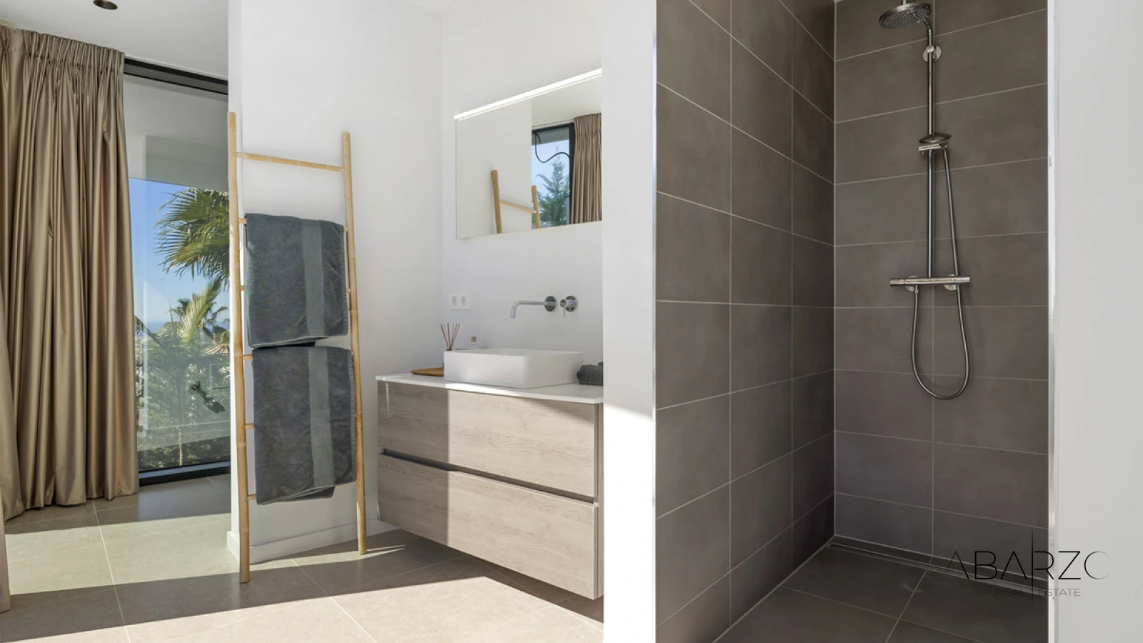 Newly Built Contemporary Villa in La Alquería, Benahavís with Panoramic Sea and Golf Views — interior, La Alquería, Benahavís (23 of 43)