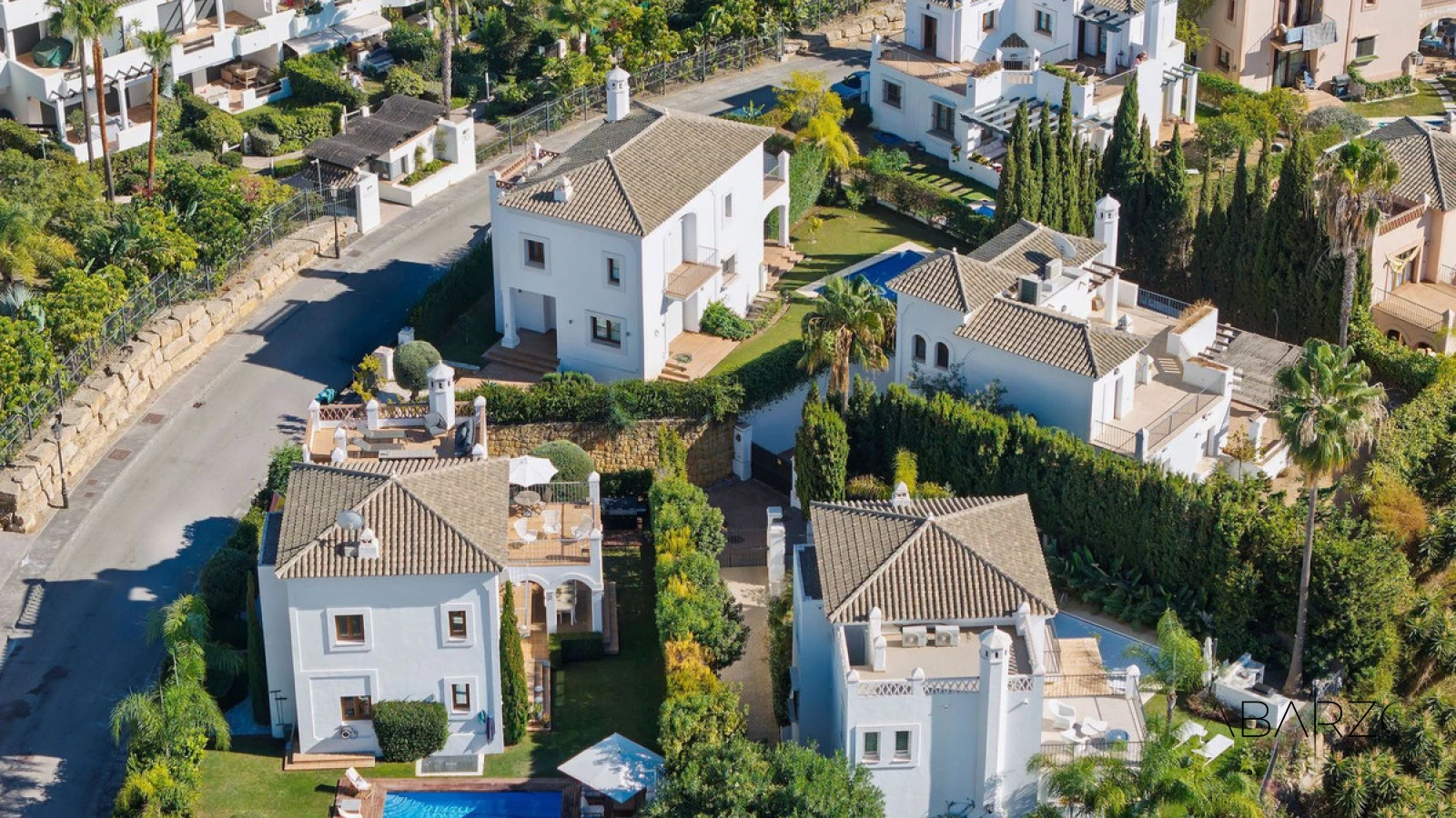 Renovated 4-Bedroom Villa with Sea Views and Private Pool in Estepona East — interior, New Golden Mile, Estepona (33 of 38)