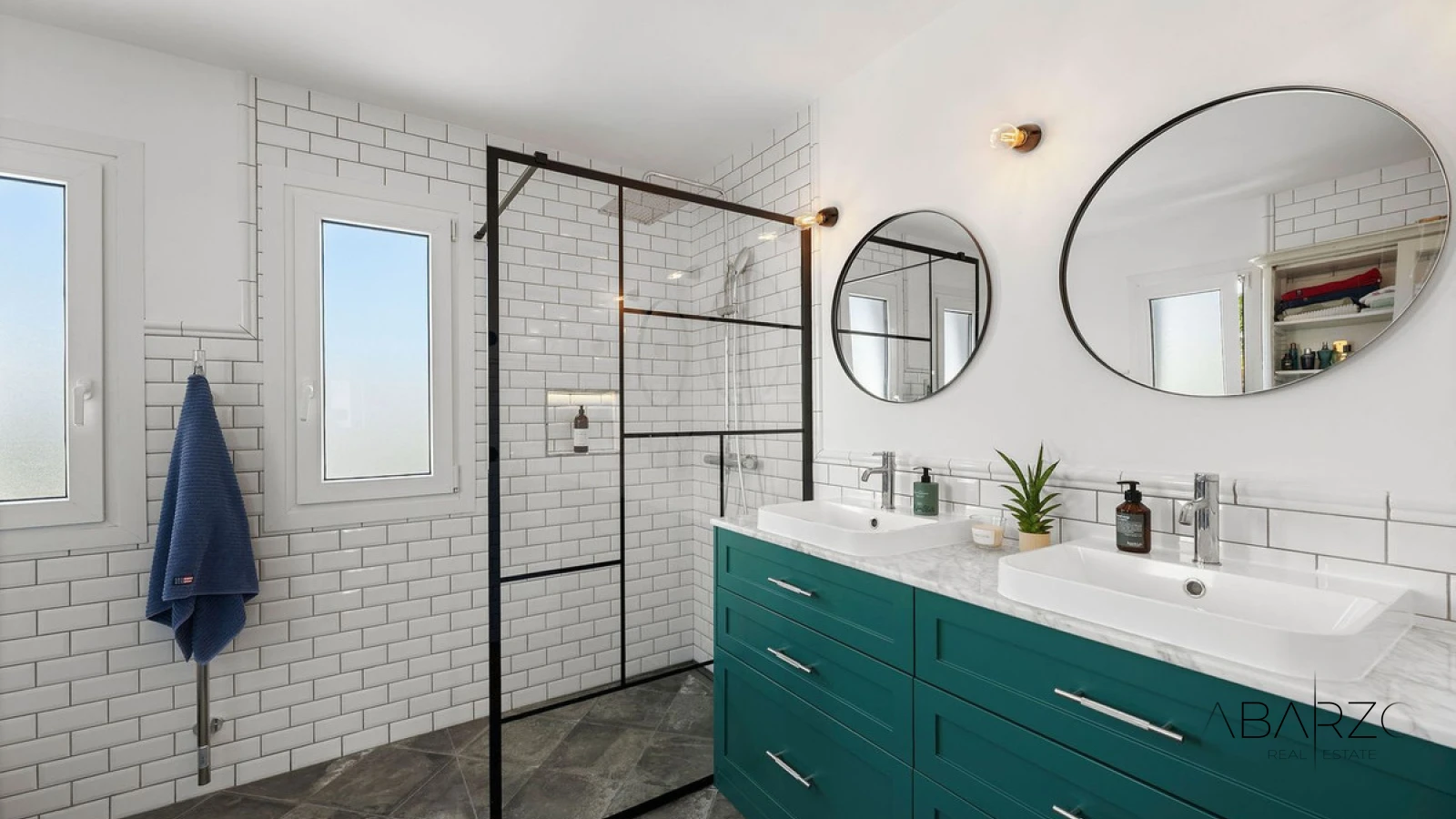 Renovated 4-Bedroom Villa with Sea Views and Private Pool in Estepona East — interior, New Golden Mile, Estepona (12 of 38)