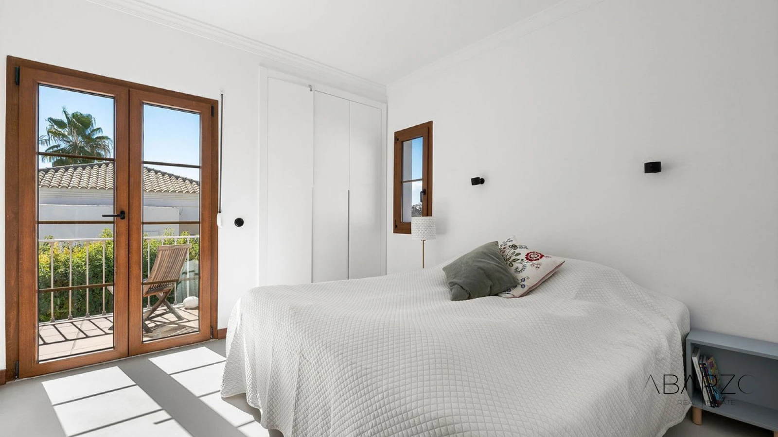 Renovated 4-Bedroom Villa with Sea Views and Private Pool in Estepona East — interior, New Golden Mile, Estepona (14 of 38)
