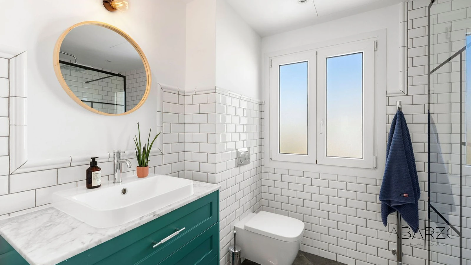 Renovated 4-Bedroom Villa with Sea Views and Private Pool in Estepona East — interior, New Golden Mile, Estepona (16 of 38)