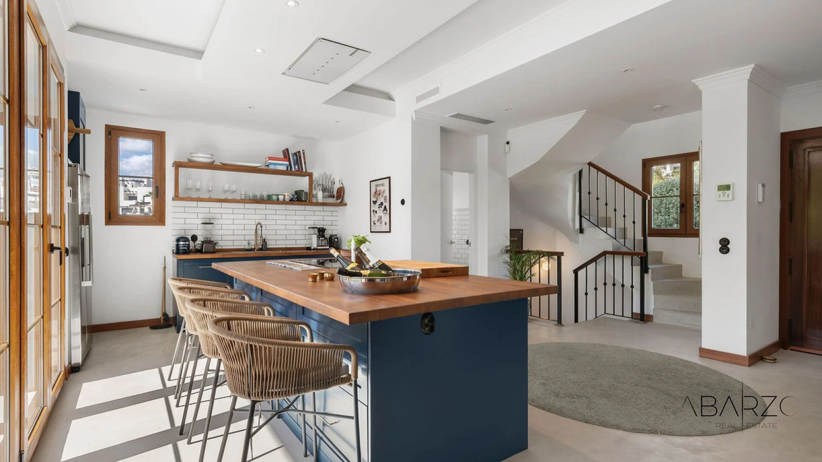 Renovated 4-Bedroom Villa with Sea Views and Private Pool in Estepona East — interior, New Golden Mile, Estepona (5 of 38)
