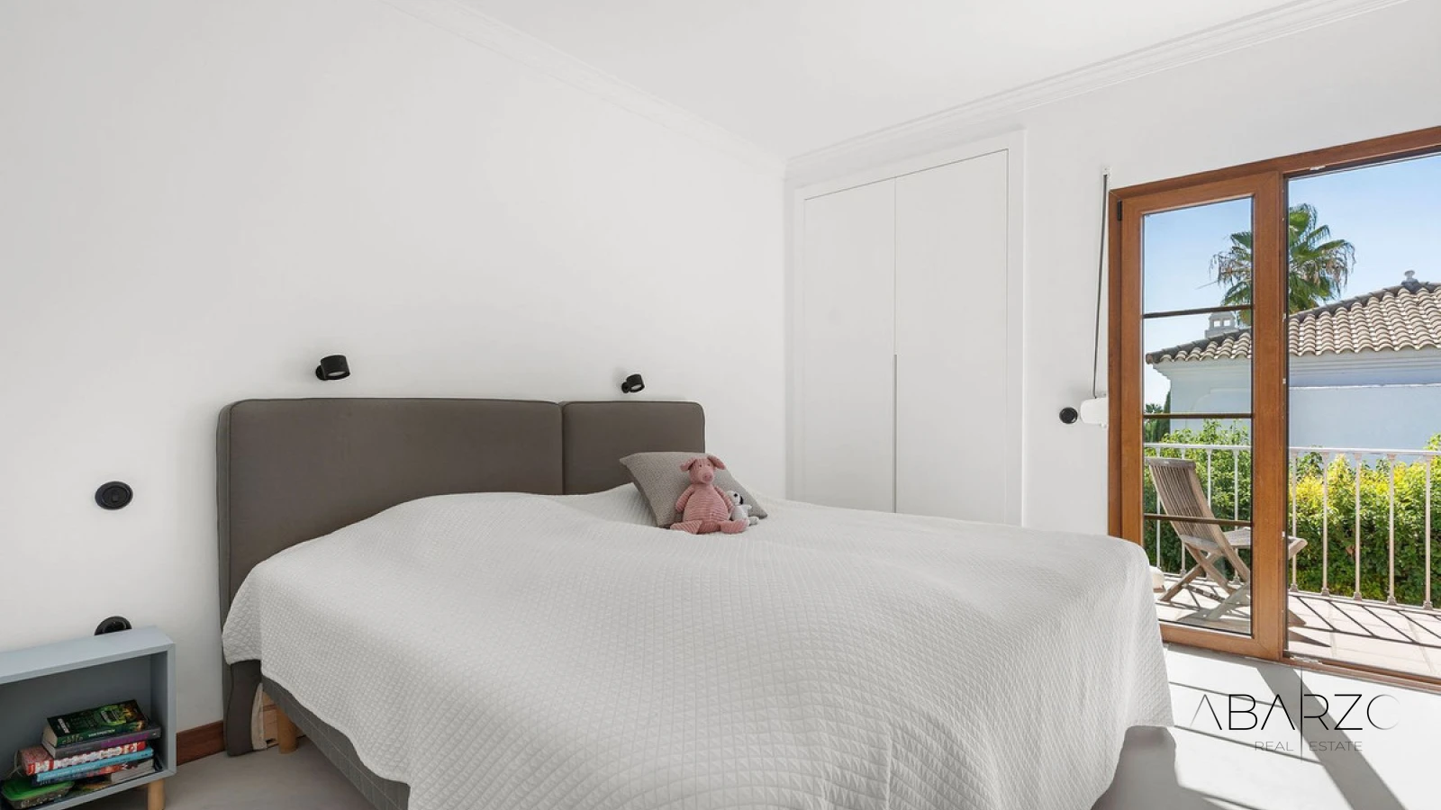 Renovated 4-Bedroom Villa with Sea Views and Private Pool in Estepona East — interior, New Golden Mile, Estepona (15 of 38)