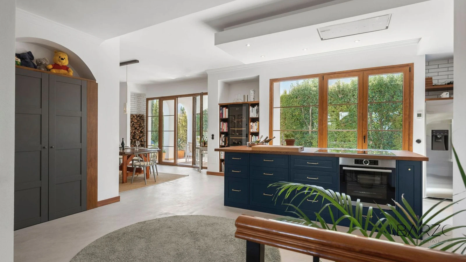 Renovated 4-Bedroom Villa with Sea Views and Private Pool in Estepona East — interior, New Golden Mile, Estepona (11 of 38)