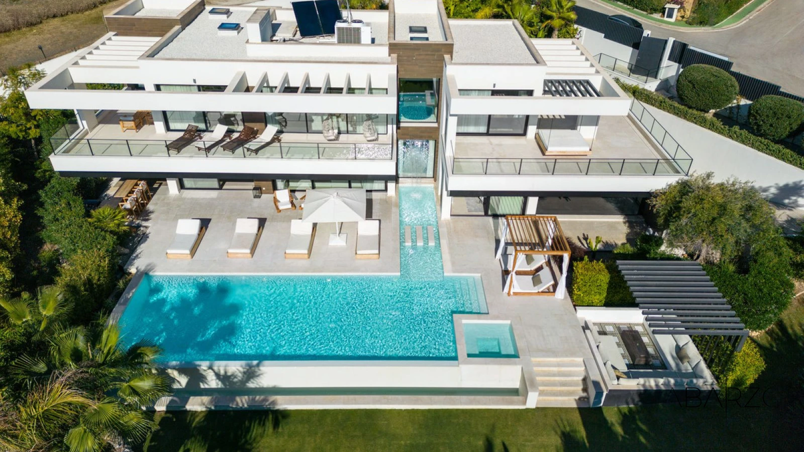 Contemporary Luxury Villa in La Cerquilla with Pool and Outdoor Cinema — interior, Nueva Andalucía, Marbella (21 of 24)