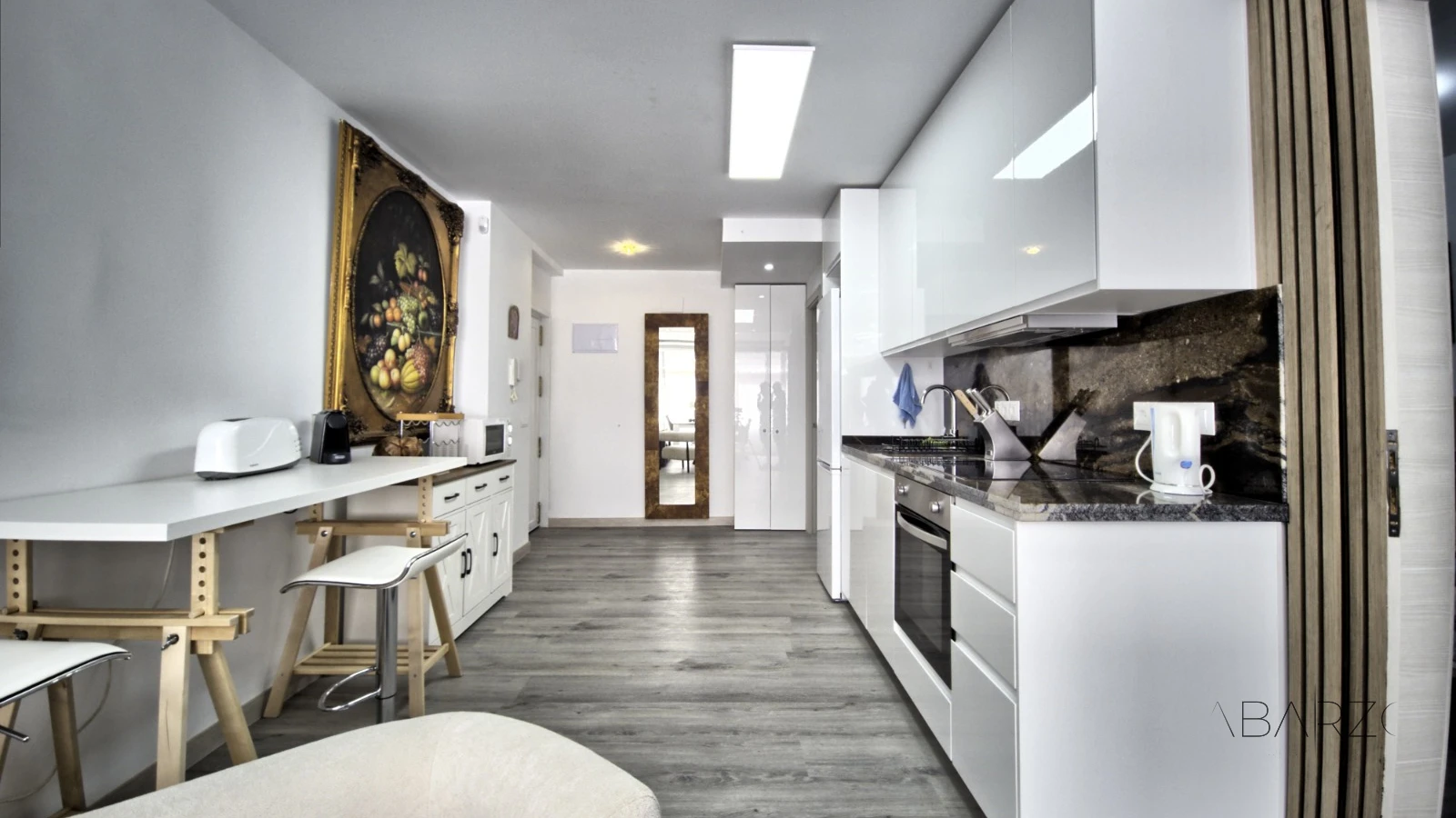 Beautiful renovated apartment in Marbella with garden and pool views — interior, Marbella Centro, Marbella (21 of 25)