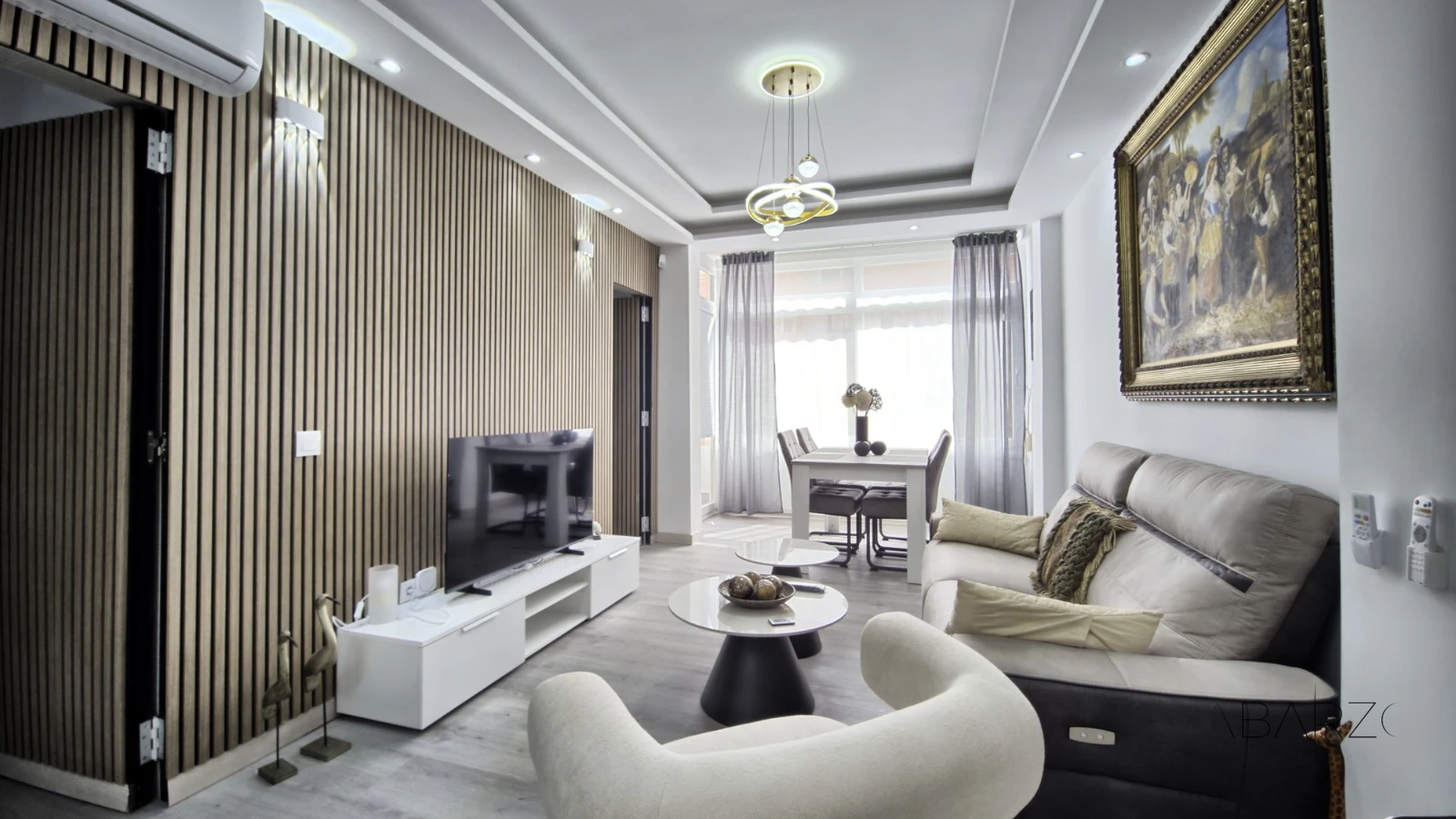 Beautiful renovated apartment in Marbella with garden and pool views — interior, Marbella Centro, Marbella (5 of 25)