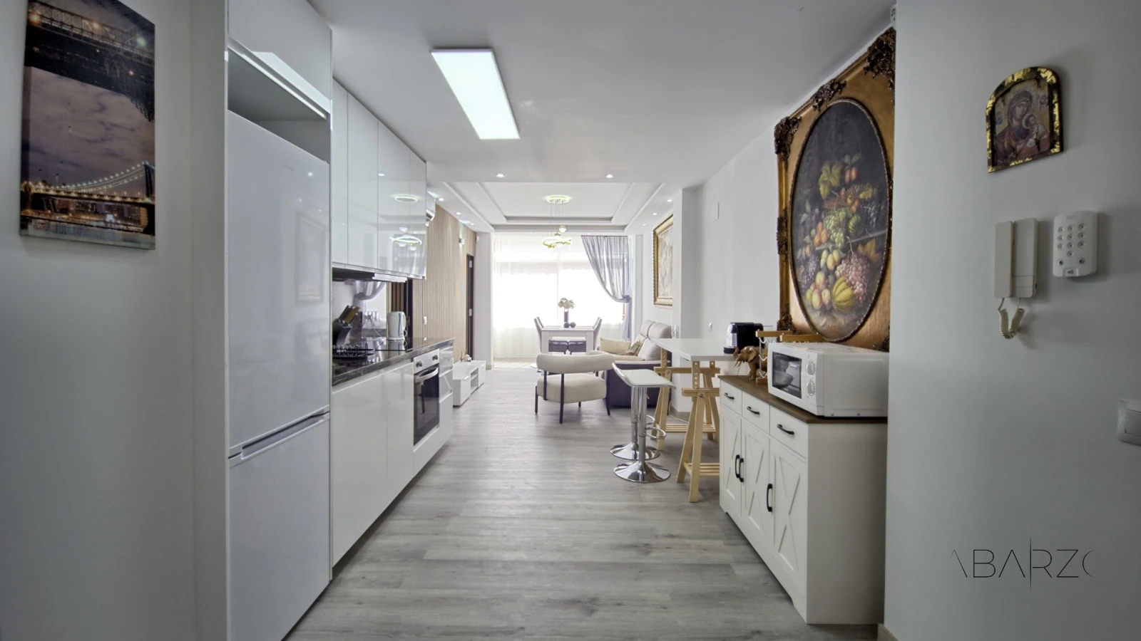 Beautiful renovated apartment in Marbella with garden and pool views — interior, Marbella Centro, Marbella (22 of 25)
